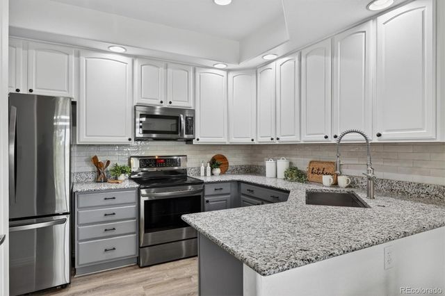 12713 W Bowles Place, Littleton, CO 80127