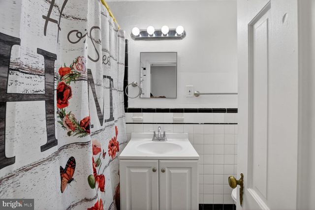 4712 PINEY BRANCH RD NW, Washington, DC 20011