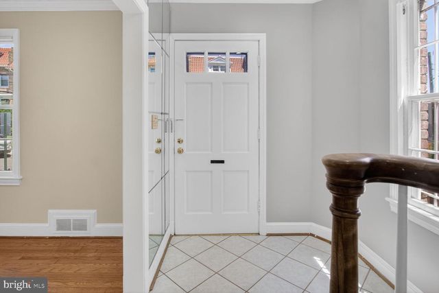 4712 PINEY BRANCH RD NW, Washington, DC 20011