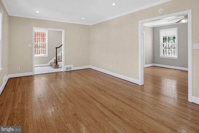 4712 PINEY BRANCH RD NW, Washington, DC 20011