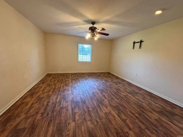 100 Charleston Drive, Walnut Ridge, AR 72476