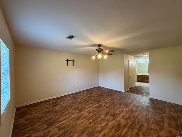 100 Charleston Drive, Walnut Ridge, AR 72476