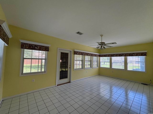 100 Charleston Drive, Walnut Ridge, AR 72476