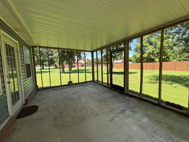 100 Charleston Drive, Walnut Ridge, AR 72476