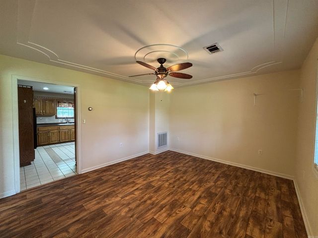 100 Charleston Drive, Walnut Ridge, AR 72476