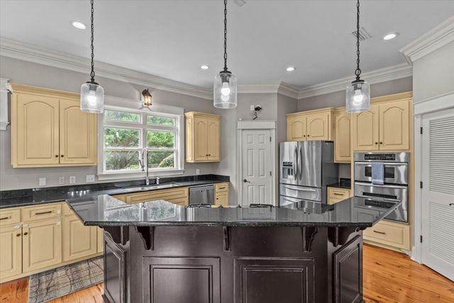 214 Royal Orleans Court, Dothan, AL 36305