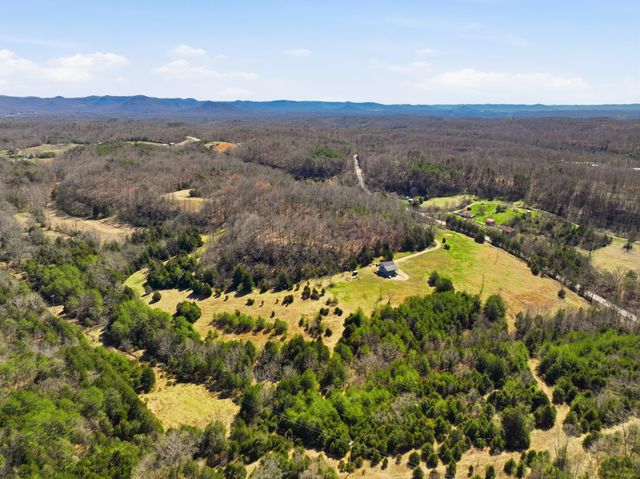 9098 Winchester Road, Irvine, KY 40336