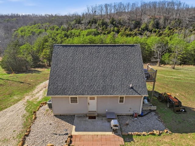 9098 Winchester Road, Irvine, KY 40336