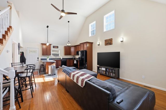 9098 Winchester Road, Irvine, KY 40336