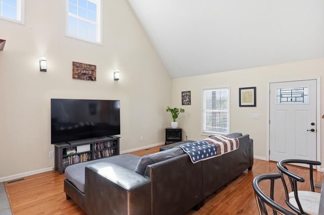 9098 Winchester Road, Irvine, KY 40336