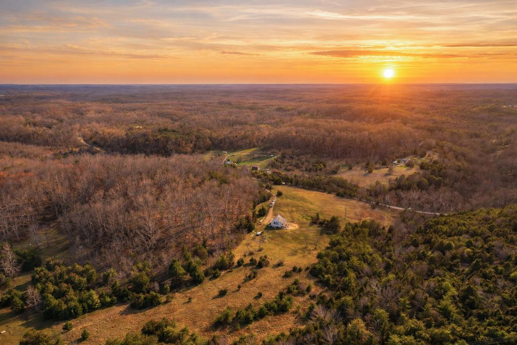 9098 Winchester Road, Irvine, KY 40336