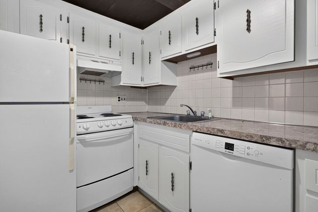 993 Massachusettes 113, Arlington, MA 02474