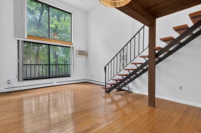 993 Massachusettes 113, Arlington, MA 02474