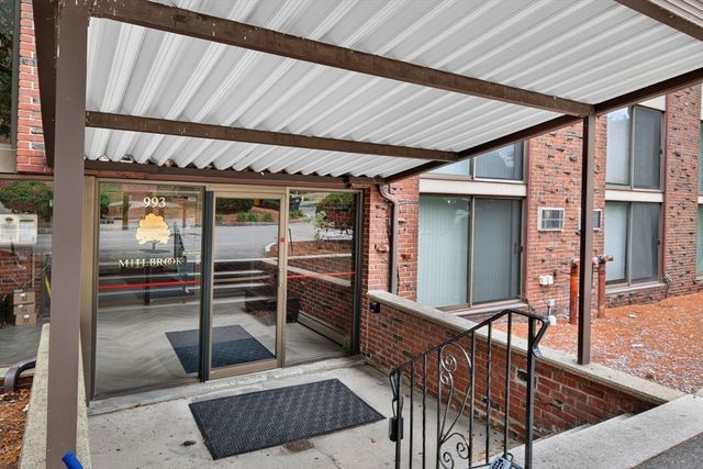 993 Massachusettes 113, Arlington, MA 02474
