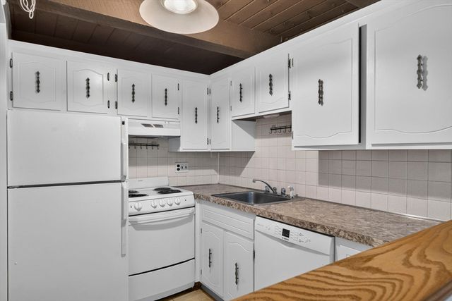 993 Massachusettes 113, Arlington, MA 02474