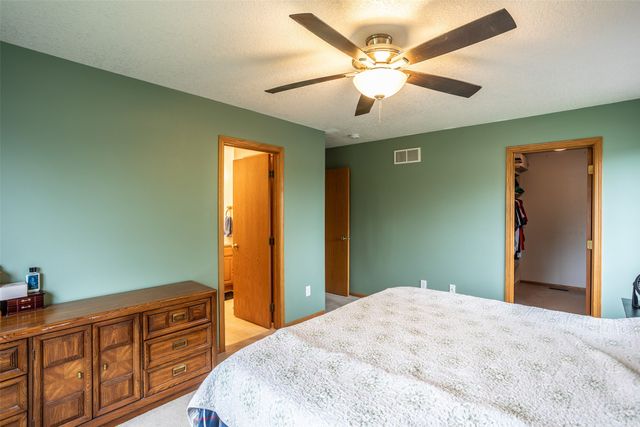 1804 W Cheyenne Court, Polk City, IA 50226