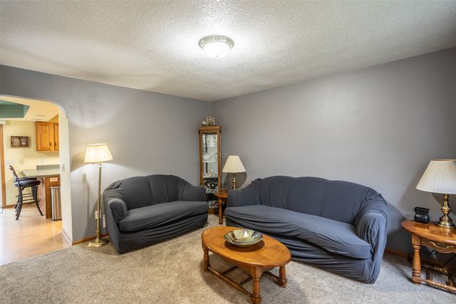 1804 W Cheyenne Court, Polk City, IA 50226