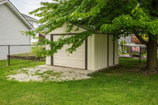 1804 W Cheyenne Court, Polk City, IA 50226