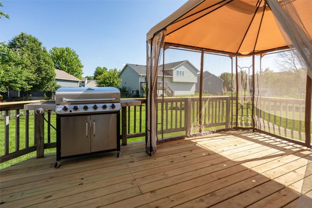 1804 W Cheyenne Court, Polk City, IA 50226