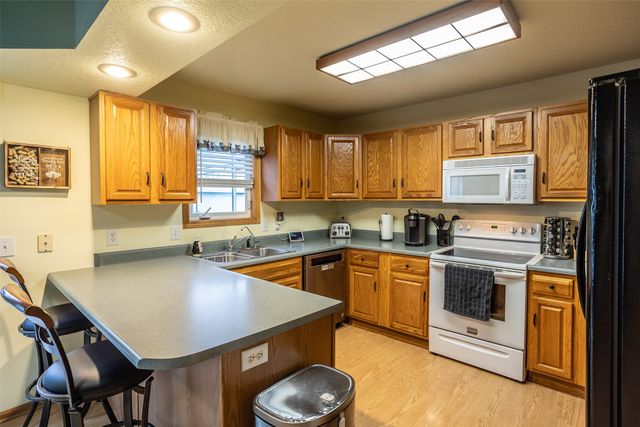 1804 W Cheyenne Court, Polk City, IA 50226