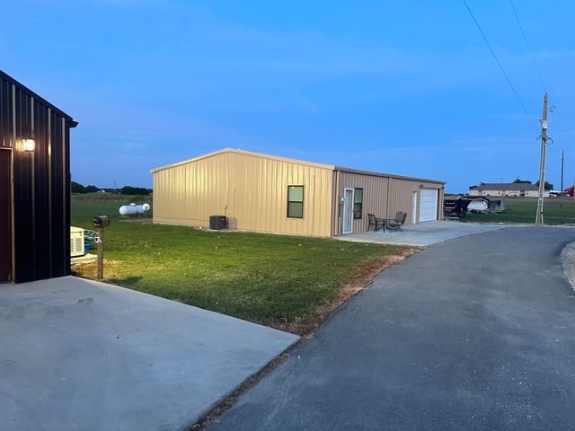 511 John Davis Road, Italy, TX 76651