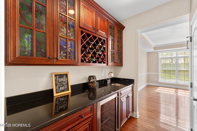 55 Hedgerow Lane, Manalapan, NJ 07726