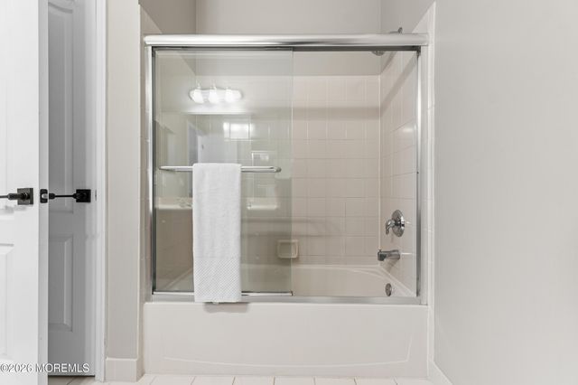 55 Hedgerow Lane, Manalapan, NJ 07726