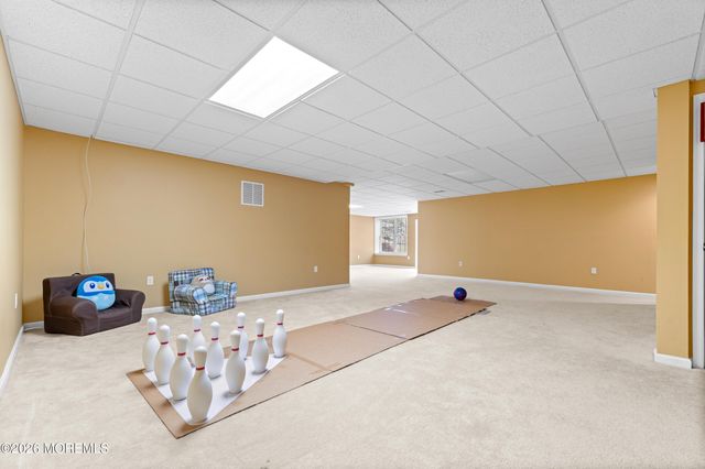 55 Hedgerow Lane, Manalapan, NJ 07726