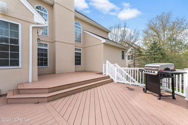 55 Hedgerow Lane, Manalapan, NJ 07726