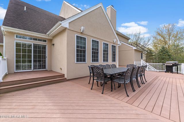 55 Hedgerow Lane, Manalapan, NJ 07726