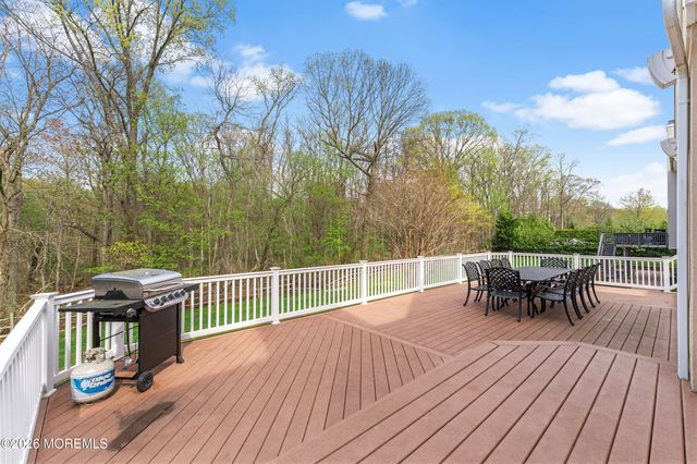 55 Hedgerow Lane, Manalapan, NJ 07726