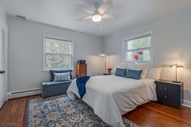 4 Hillcrest Ave, Mendham Boro, NJ 07945