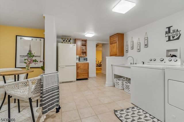 4 Hillcrest Ave, Mendham Boro, NJ 07945