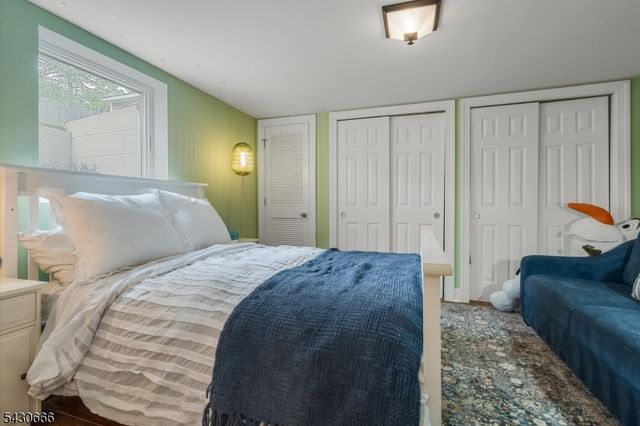 4 Hillcrest Ave, Mendham Boro, NJ 07945
