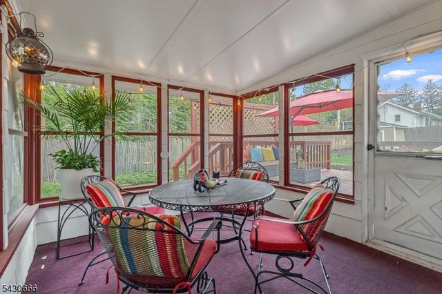 4 Hillcrest Ave, Mendham Boro, NJ 07945