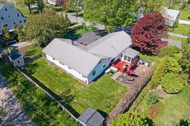 4 Hillcrest Ave, Mendham Boro, NJ 07945