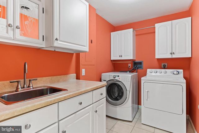 27 DEVONSHIRE SQ, Mechanicsburg, PA 17050
