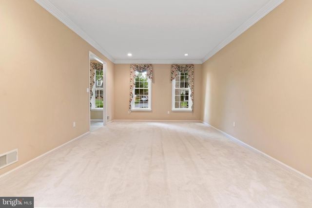27 DEVONSHIRE SQ, Mechanicsburg, PA 17050
