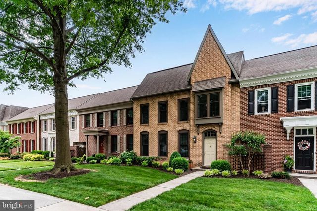 27 DEVONSHIRE SQ, Mechanicsburg, PA 17050
