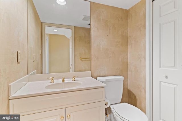 27 DEVONSHIRE SQ, Mechanicsburg, PA 17050