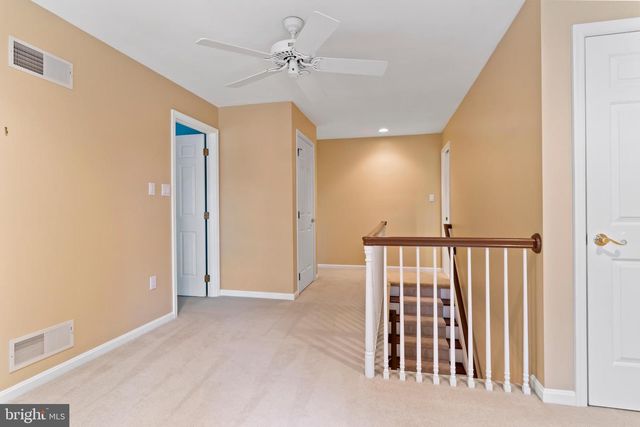 27 DEVONSHIRE SQ, Mechanicsburg, PA 17050