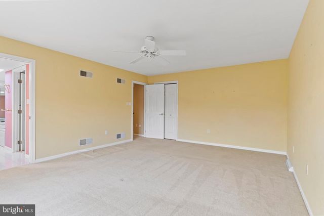 27 DEVONSHIRE SQ, Mechanicsburg, PA 17050