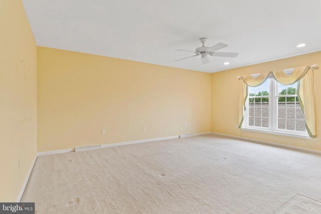 27 DEVONSHIRE SQ, Mechanicsburg, PA 17050