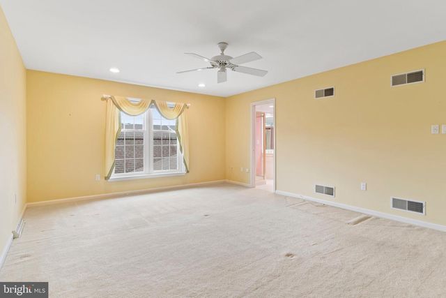 27 DEVONSHIRE SQ, Mechanicsburg, PA 17050