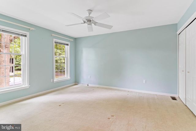 27 DEVONSHIRE SQ, Mechanicsburg, PA 17050