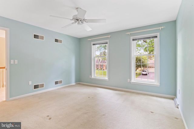 27 DEVONSHIRE SQ, Mechanicsburg, PA 17050