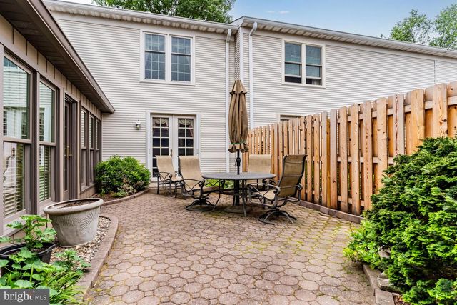 27 DEVONSHIRE SQ, Mechanicsburg, PA 17050