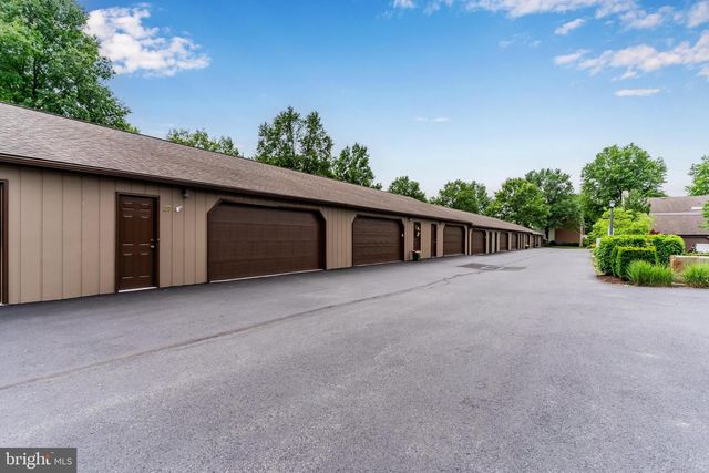 27 DEVONSHIRE SQ, Mechanicsburg, PA 17050