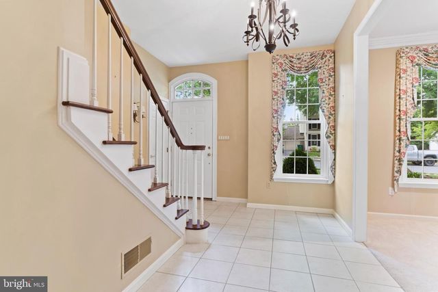 27 DEVONSHIRE SQ, Mechanicsburg, PA 17050