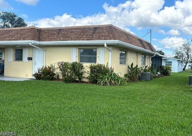 2213 Gardenia WAY, Lehigh Acres, FL 33936